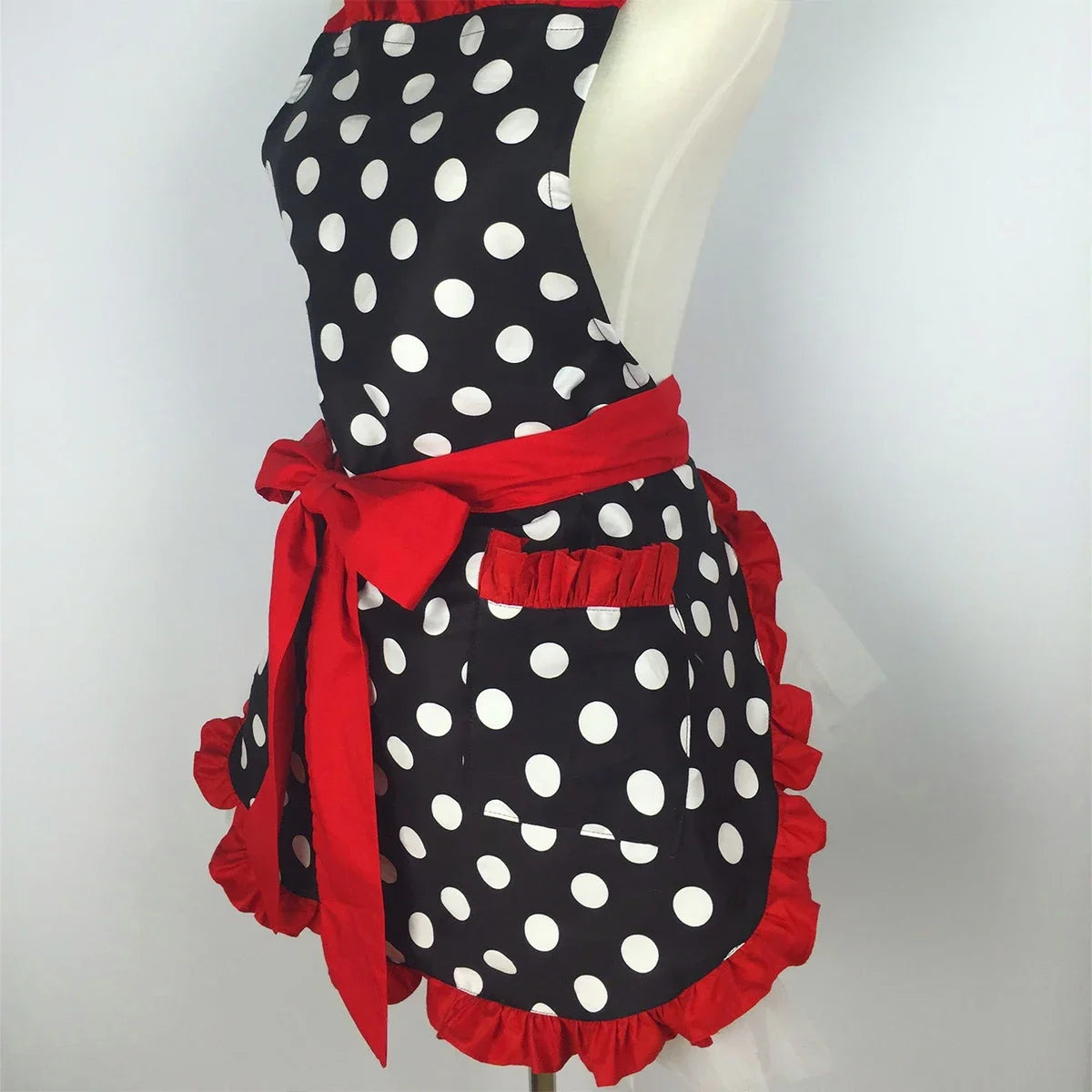 Women Cute Apron Retro Red Polka Dot Sleeveless Aprons with Pockets Ruffle Adjustable for Girls Kitchen Aprons